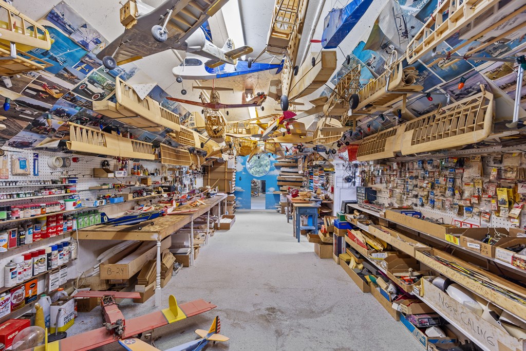 Fredericksburg, Texas, 78624, United States, 3 Bedrooms Bedrooms, ,2 BathroomsBathrooms,Residential,For Sale,1977273