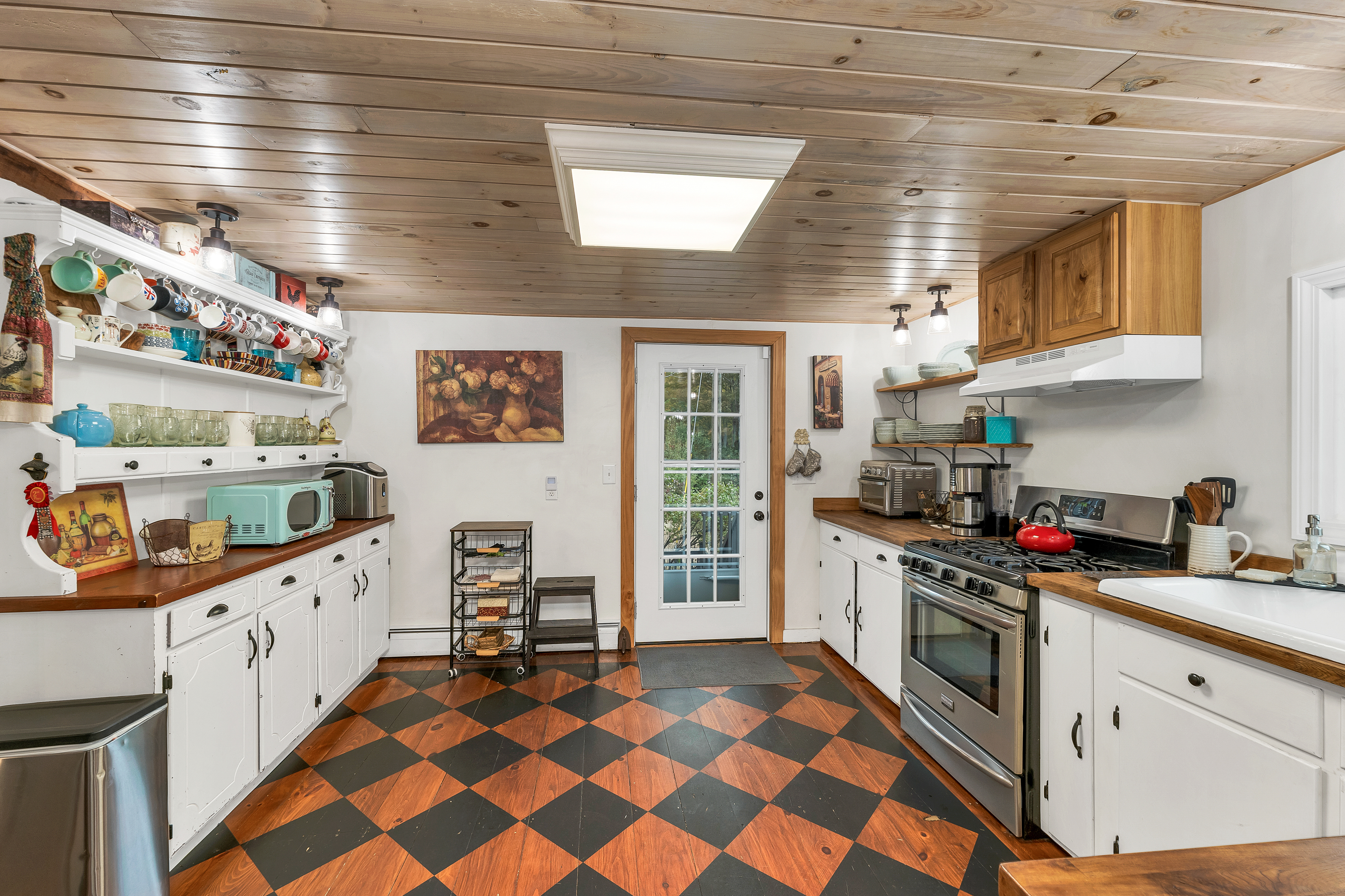 New Hampton, New Hampshire, 03256, United States, 3 Bedrooms Bedrooms, ,2 BathroomsBathrooms,Residential,For Sale,1976392