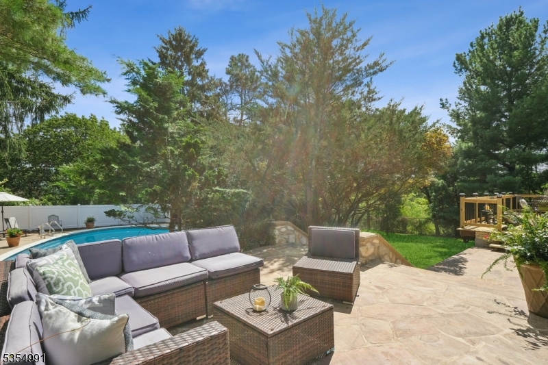 South Orange Village Twp., New Jersey, 07079, United States, 5 Bedrooms Bedrooms, ,4 BathroomsBathrooms,Residential,For Sale,1940447