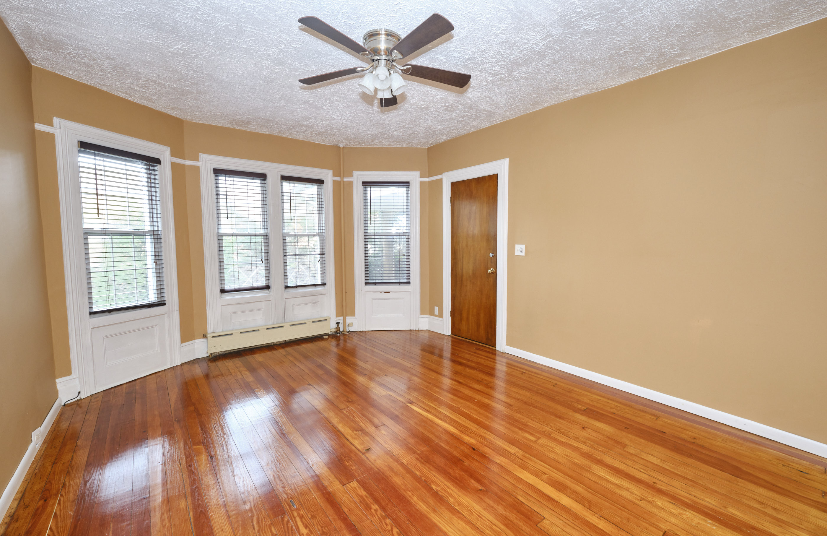 Floral Park, New York, 11001, United States, 3 Bedrooms Bedrooms, ,1 BathroomBathrooms,Residential,For Sale,1988885