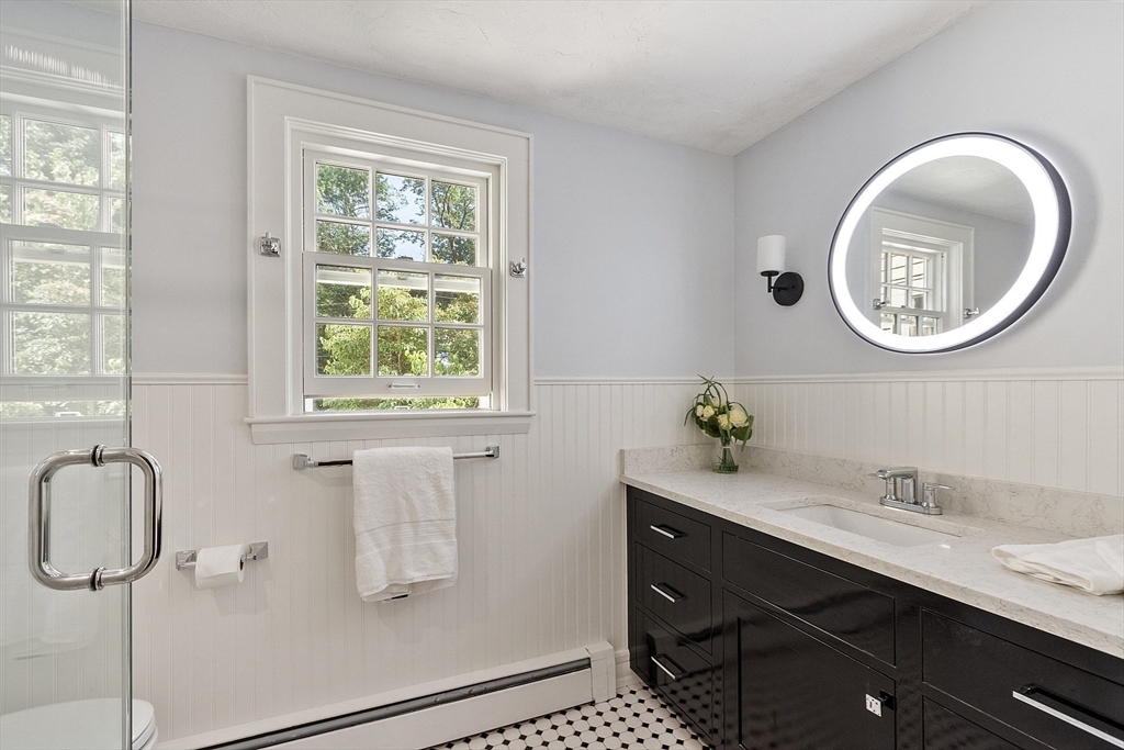 Harvard, Massachusetts, 01451, United States, 4 Bedrooms Bedrooms, ,3 BathroomsBathrooms,Residential,For Sale,1895832