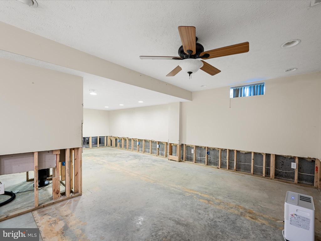 Stephens City, Virginia, 22655, United States, 4 Bedrooms Bedrooms, ,4 BathroomsBathrooms,Residential,For Sale,1905716