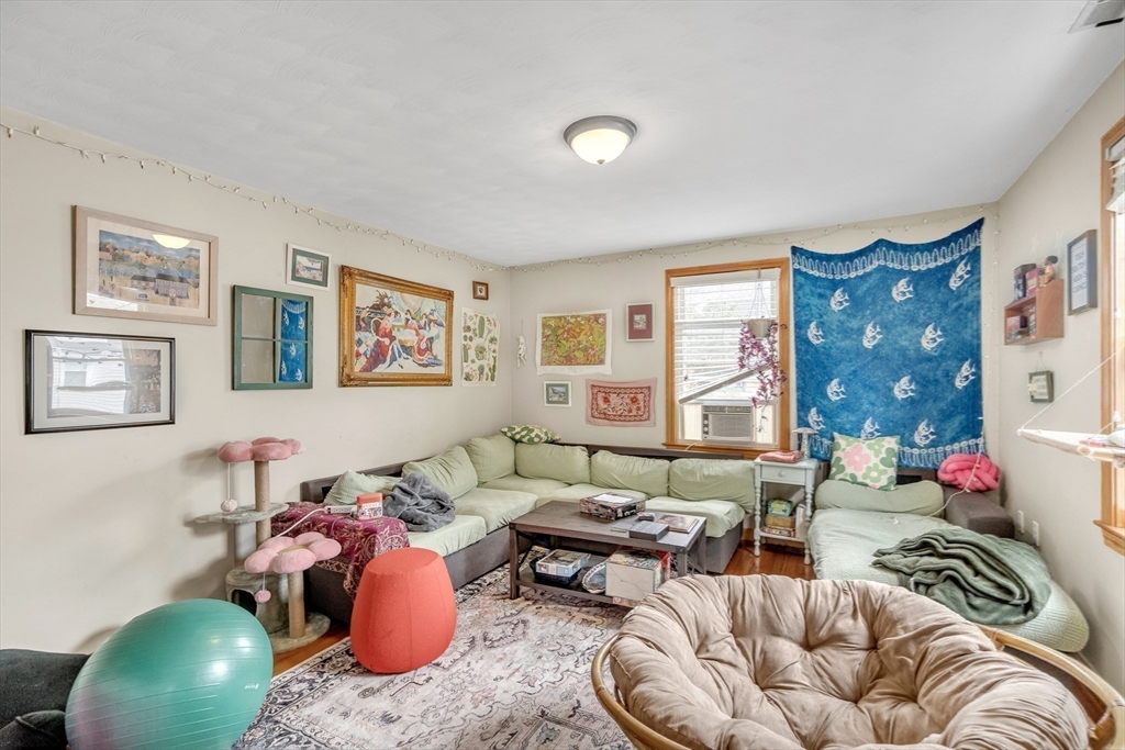Cambridge, Massachusetts, 02139, United States, 22 Bedrooms Bedrooms, ,9 BathroomsBathrooms,Residential,For Sale,1903632