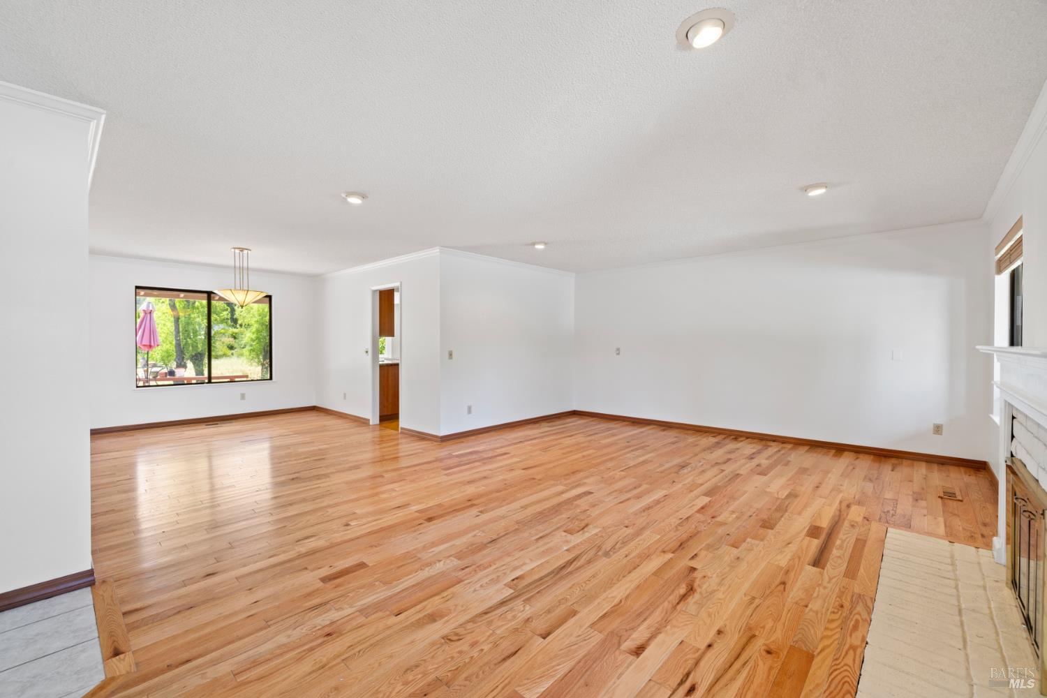 Santa Rosa, California, 95409, United States, 3 Bedrooms Bedrooms, ,2 BathroomsBathrooms,Residential,For Sale,1924390