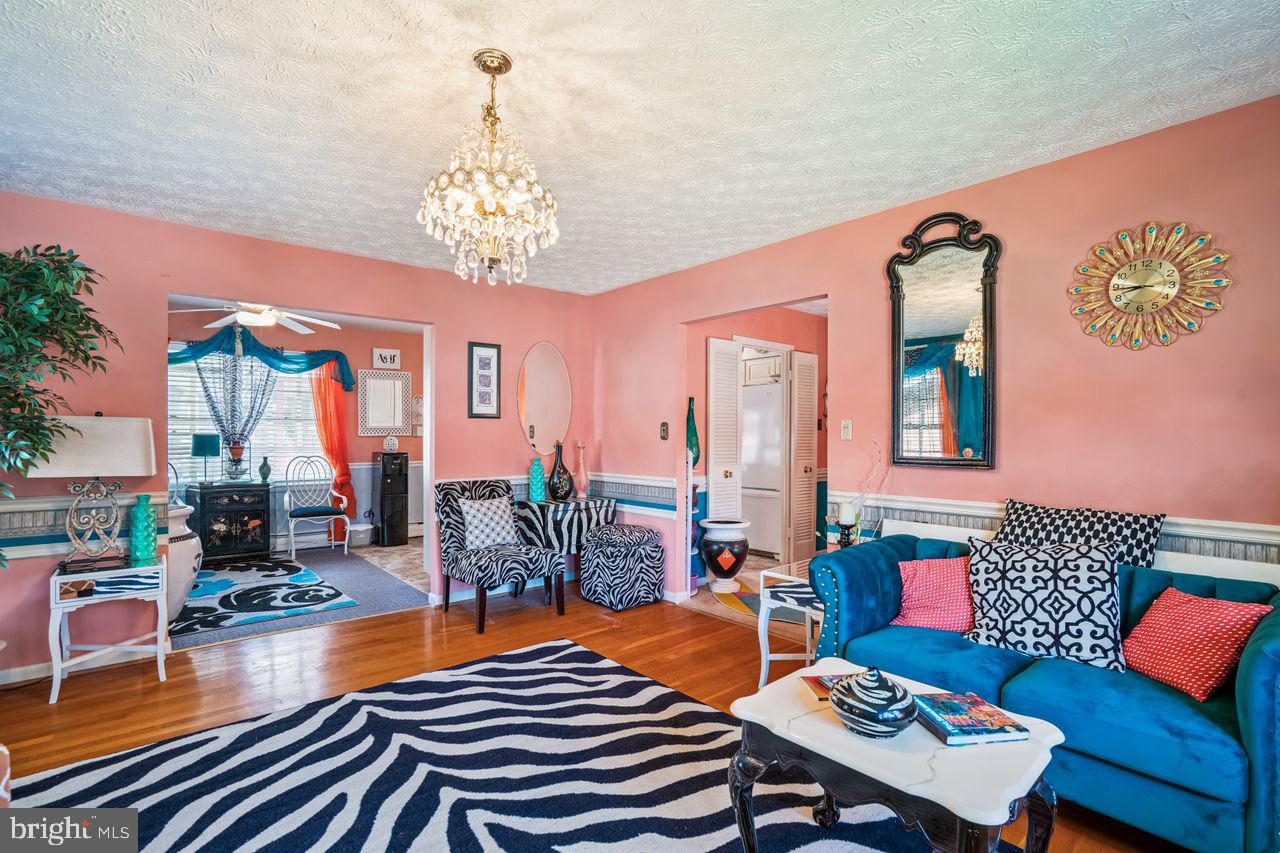 Glenn Dale, Maryland, 20769, United States, 6 Bedrooms Bedrooms, ,3 BathroomsBathrooms,Residential,For Sale,1932294