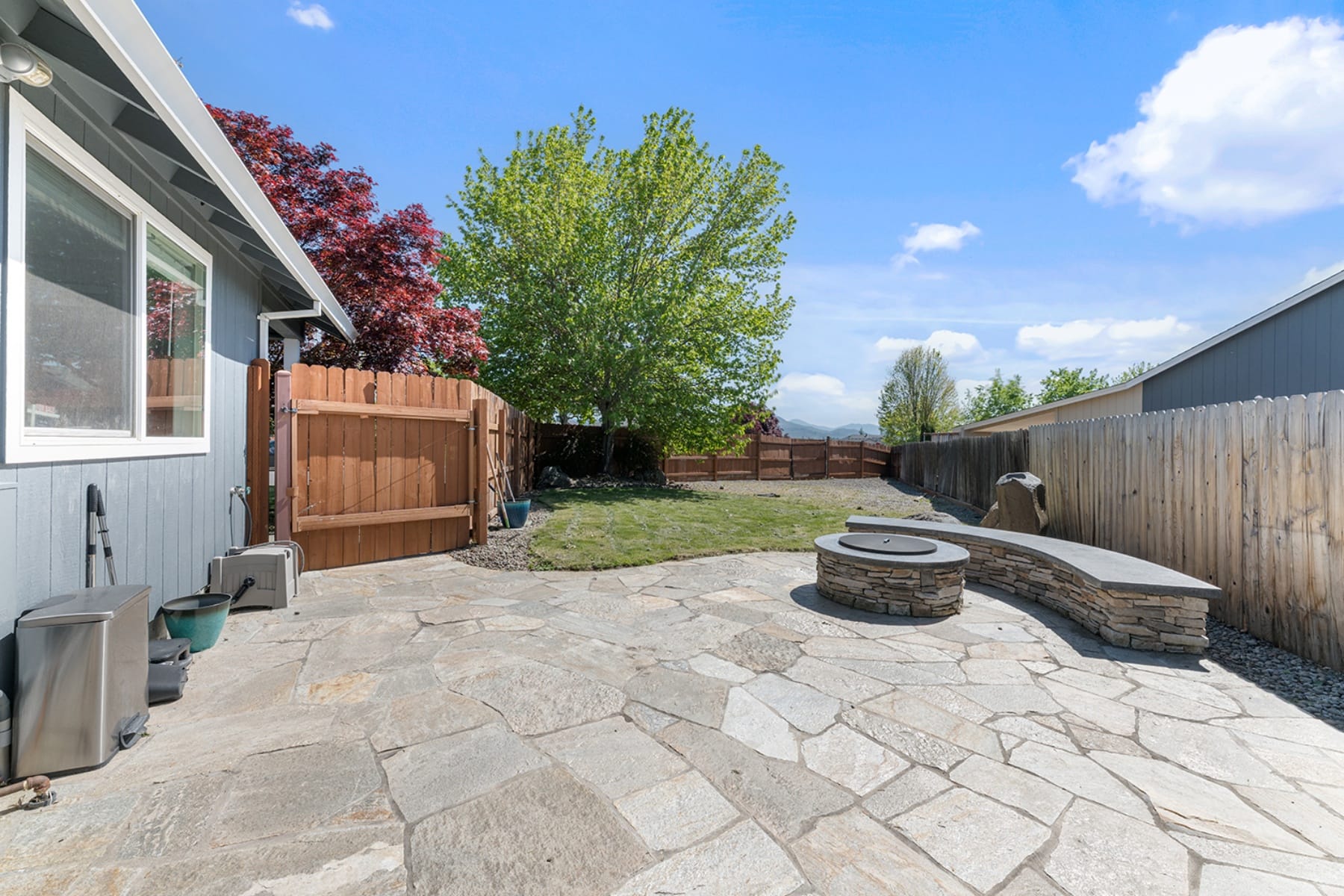  1017 Havenwood Drive Eagle Point, OR 97524 - 物件實景