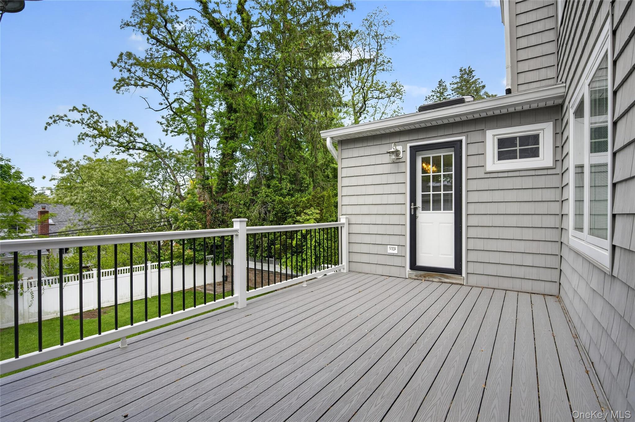  161 Greenway W, New Hyde Park, NY, 11040 - 物件實景