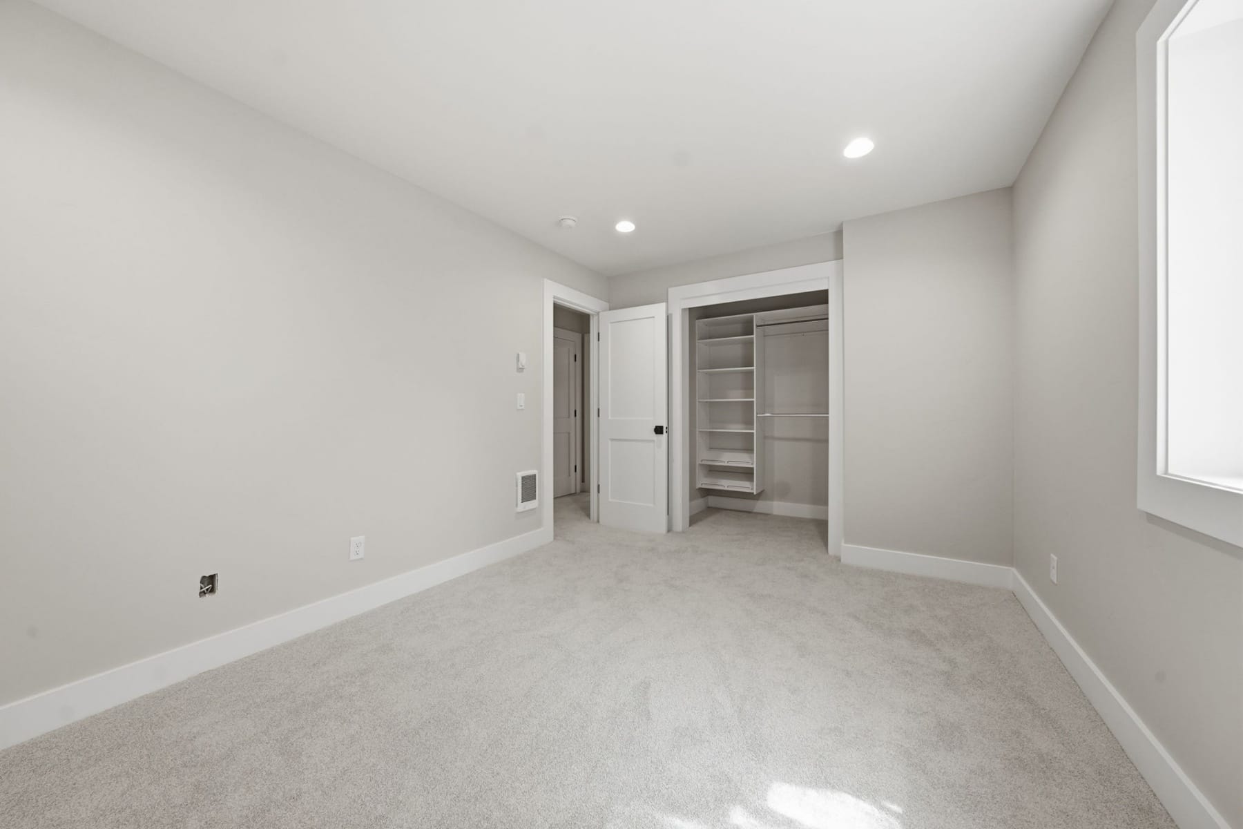  1548 NW Elgin Avenue #1 & 2 Bend, OR 97703 - 物件實景