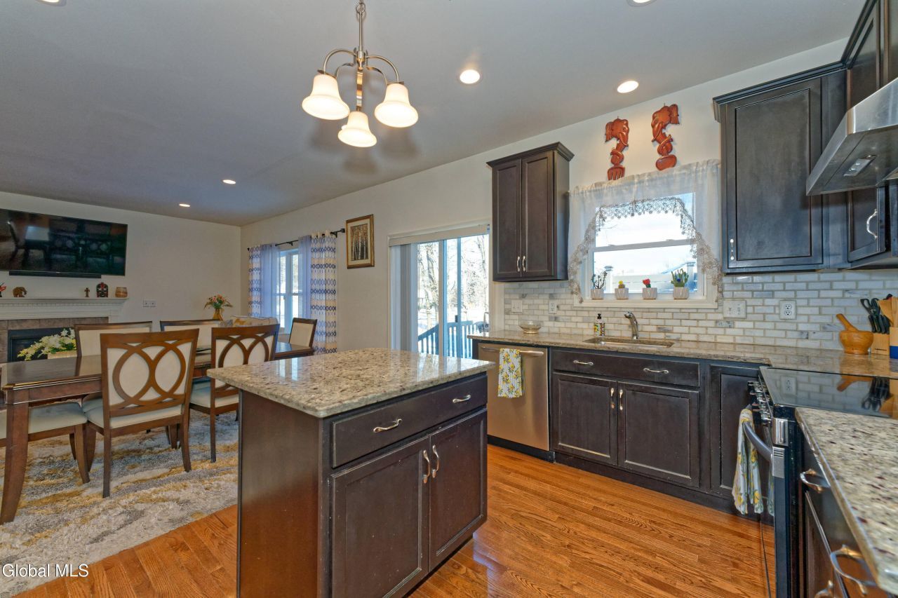 Rensselaer, New York, 12144, United States, 3 Bedrooms Bedrooms, ,3 BathroomsBathrooms,Residential,For Sale,1995950