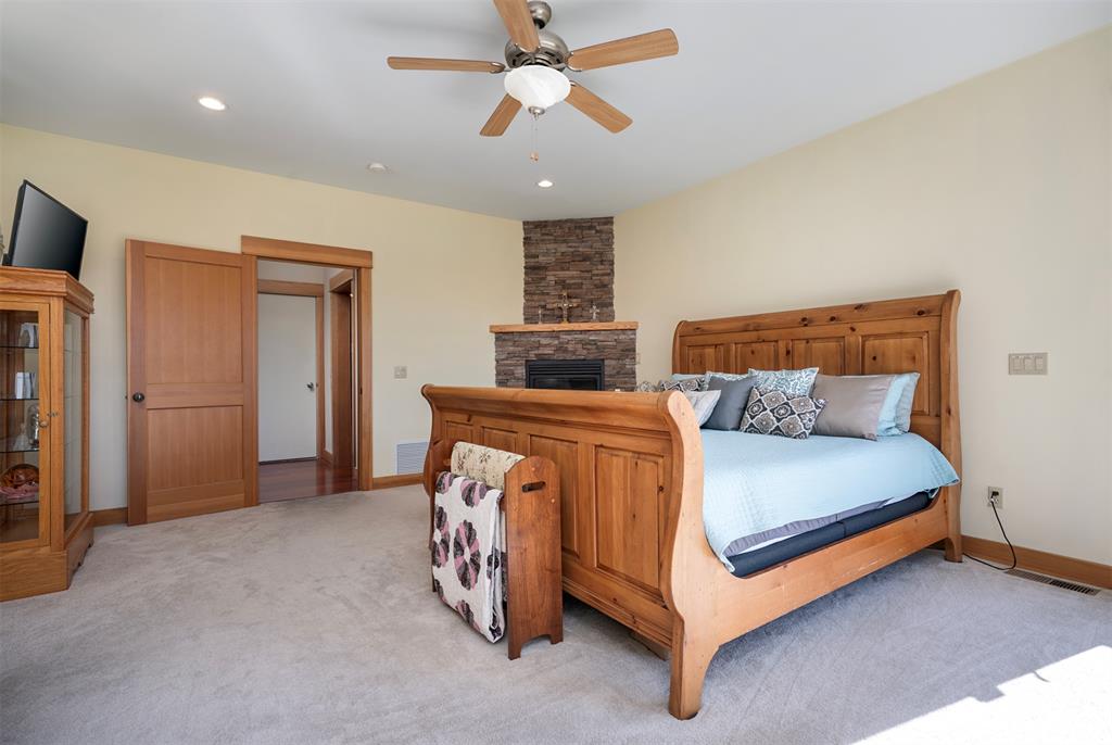 Polson, Montana, 59860, United States, 4 Bedrooms Bedrooms, ,4 BathroomsBathrooms,Residential,For Sale,1930633