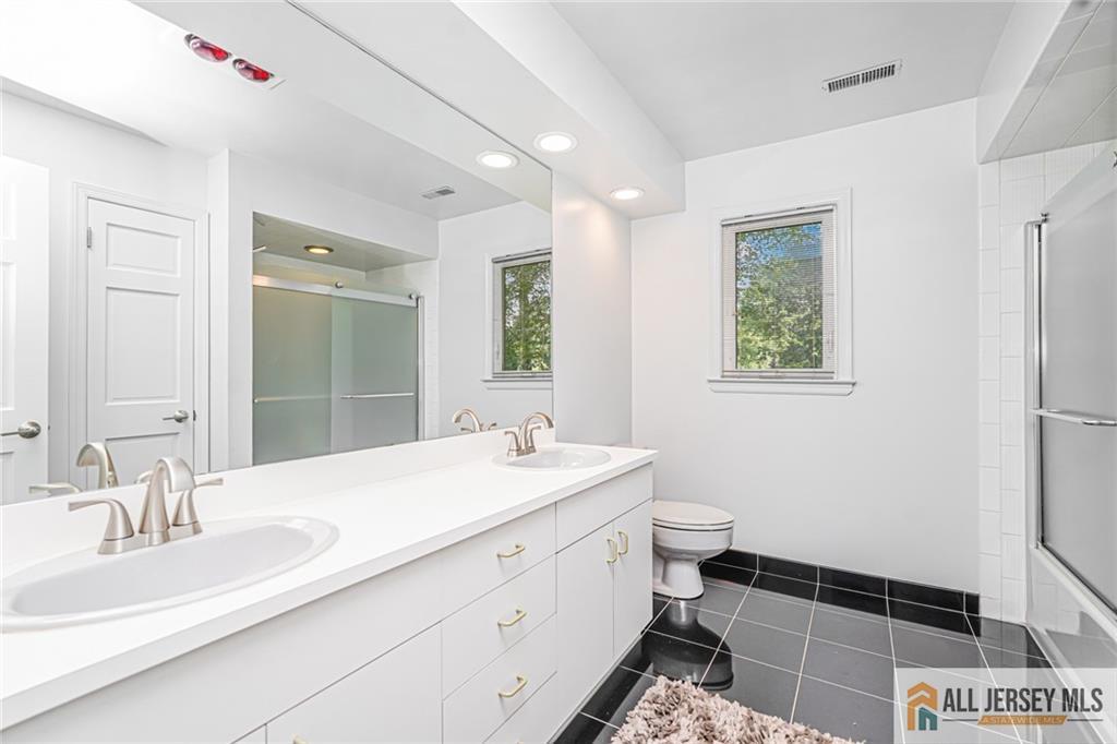 East Brunswick, New Jersey, 08816, United States, 4 Bedrooms Bedrooms, ,4 BathroomsBathrooms,Residential,For Sale,1847470