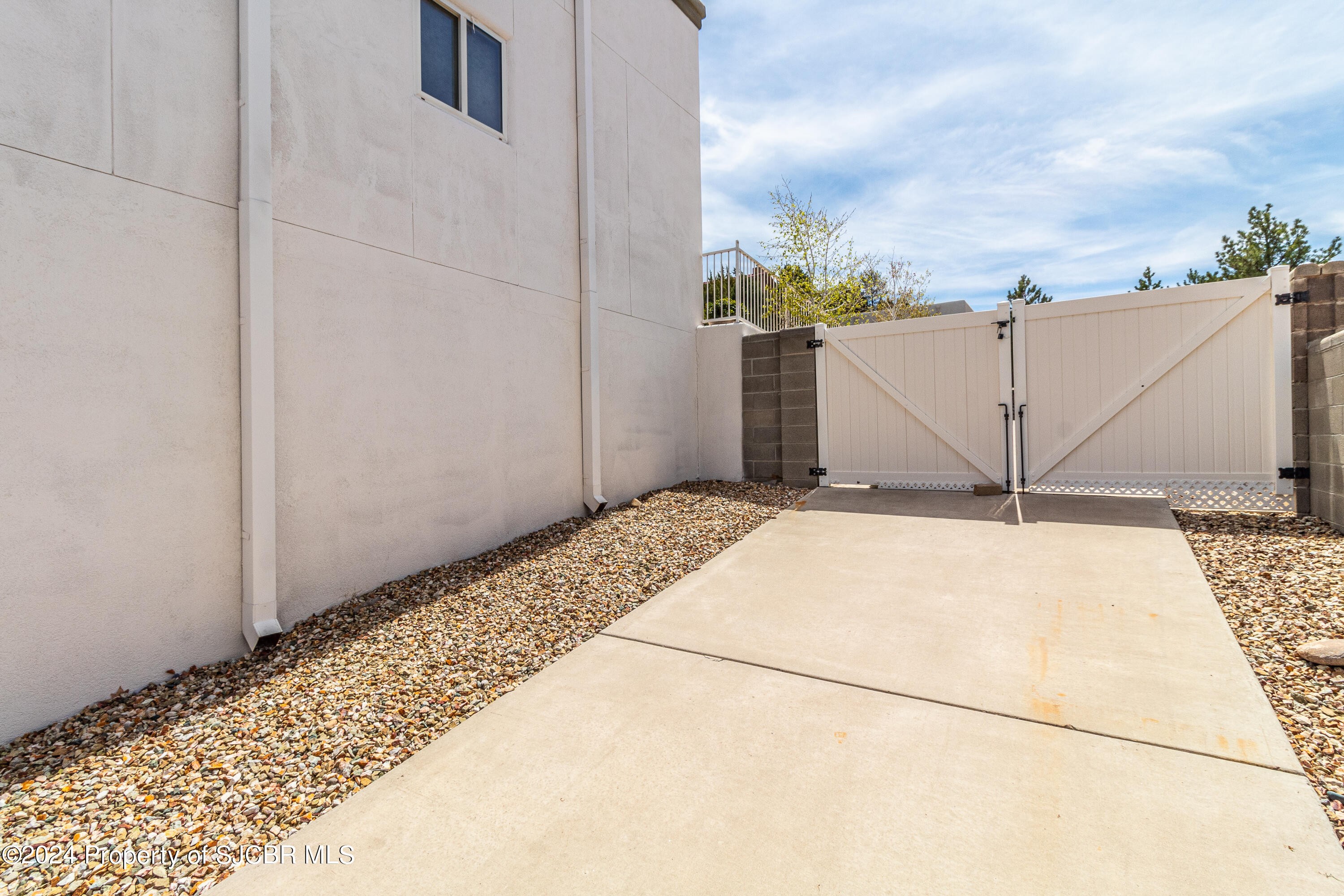 610 CERRILLOS Drive, Farmington, New Mexico, 87401, United States, 4 Bedrooms Bedrooms, ,4 BathroomsBathrooms,Residential,For Sale,610 CERRILLOS Drive,1623720