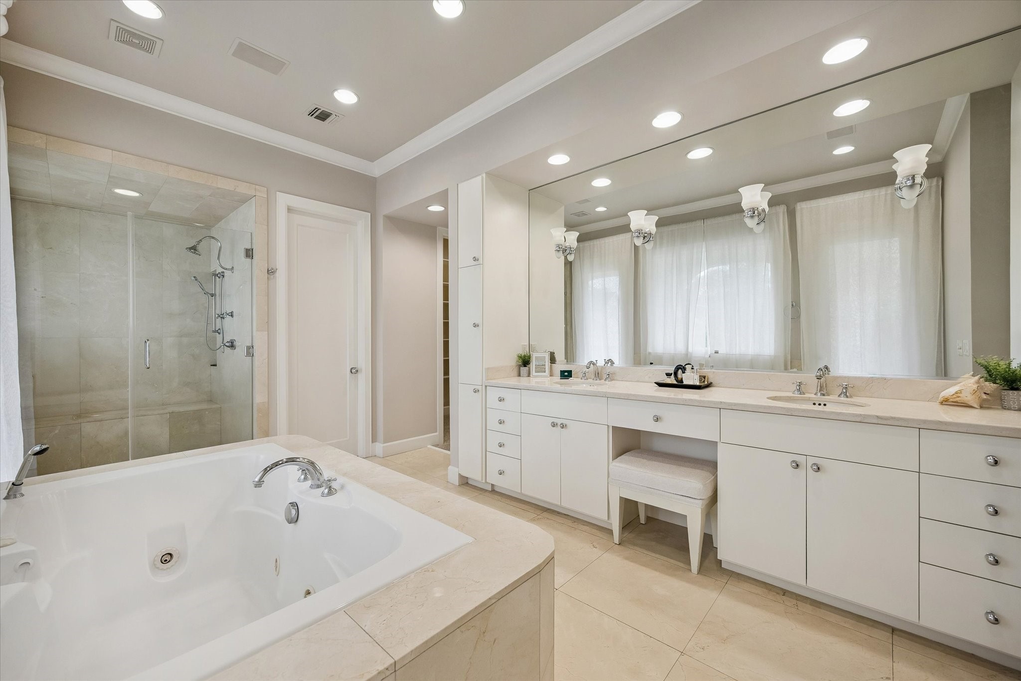  2102 Mcclendon Street - 物件實景