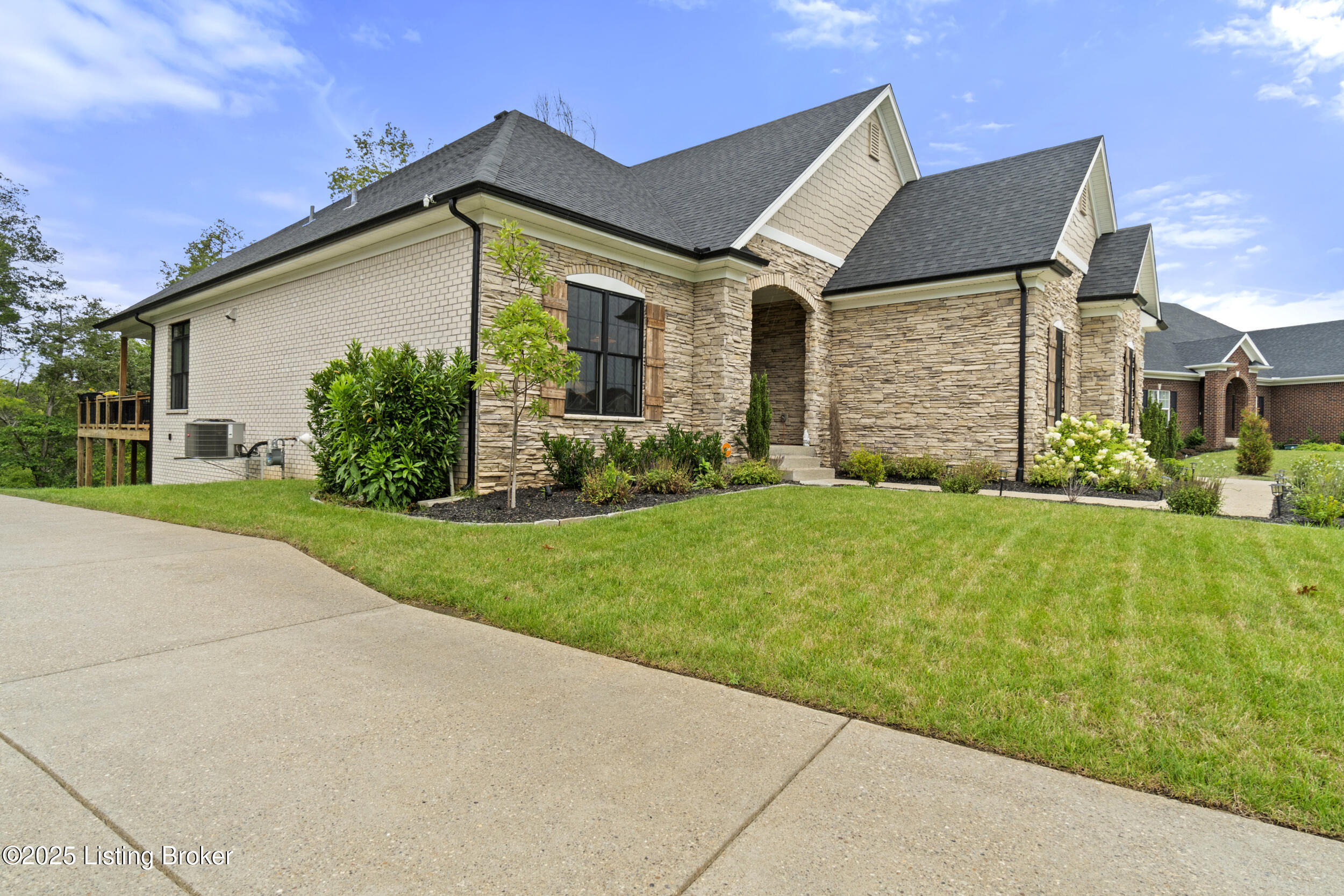 Fisherville, Kentucky, 40023, United States, 4 Bedrooms Bedrooms, ,4 BathroomsBathrooms,Residential,For Sale,1912269