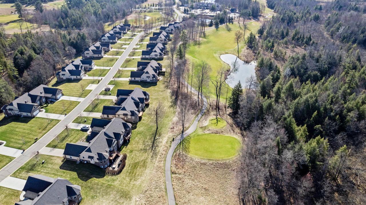 Stanwood, Michigan, 49346, United States, 2 Bedrooms Bedrooms, ,3 BathroomsBathrooms,Residential,For Sale,1812728