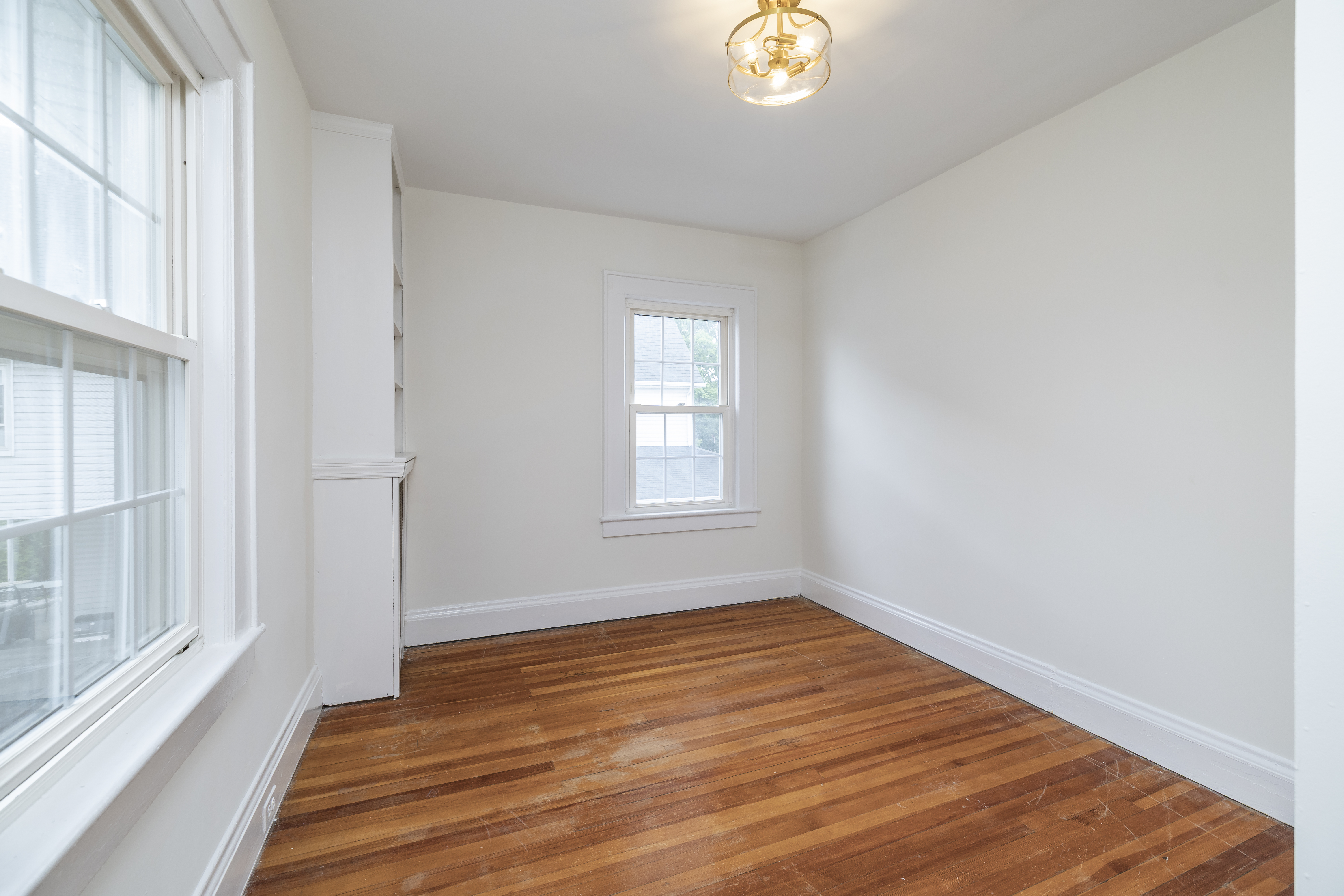  215 Lakeview Avenue, Rockville Centre, NY, 11570 - 物件實景