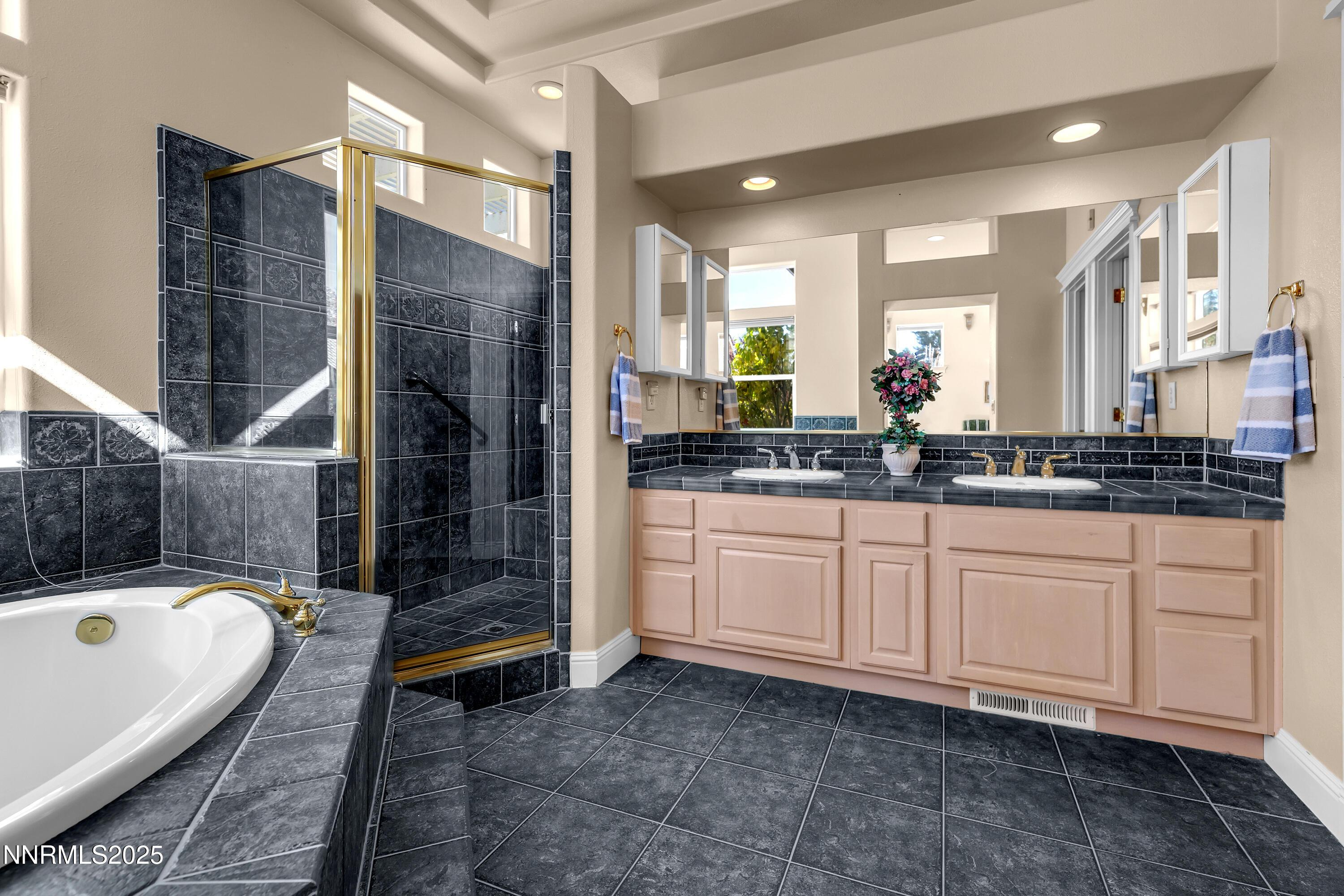 Reno, Nevada, 89502, United States, 3 Bedrooms Bedrooms, ,3 BathroomsBathrooms,Residential,For Sale,1988351