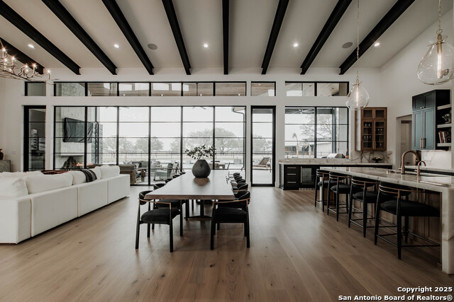 Victoria, Texas, 77904, United States, 4 Bedrooms Bedrooms, ,5 BathroomsBathrooms,Residential,For Sale,1997014