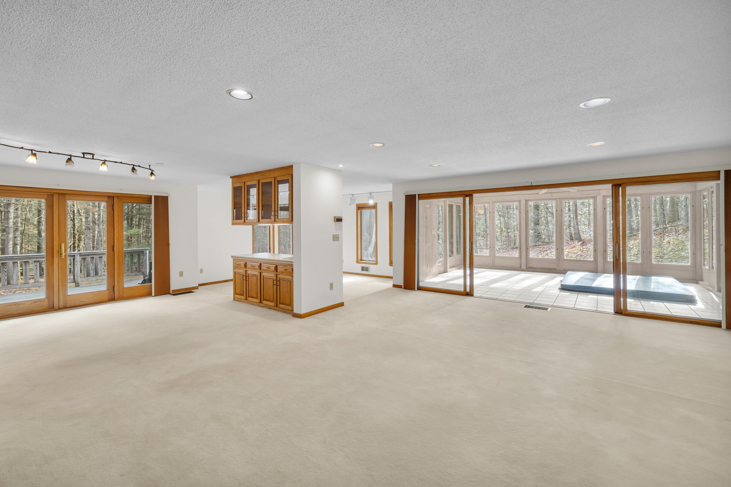 Granby, Connecticut, 06060, United States, 3 Bedrooms Bedrooms, ,3 BathroomsBathrooms,Residential,For Sale,1996436