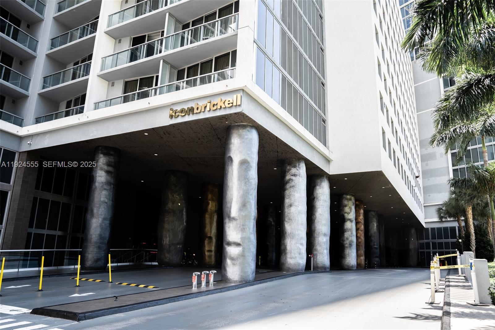 Miami, Florida, 33131, United States, 3 Bedrooms Bedrooms, ,2 BathroomsBathrooms,Residential,For Sale,2001657