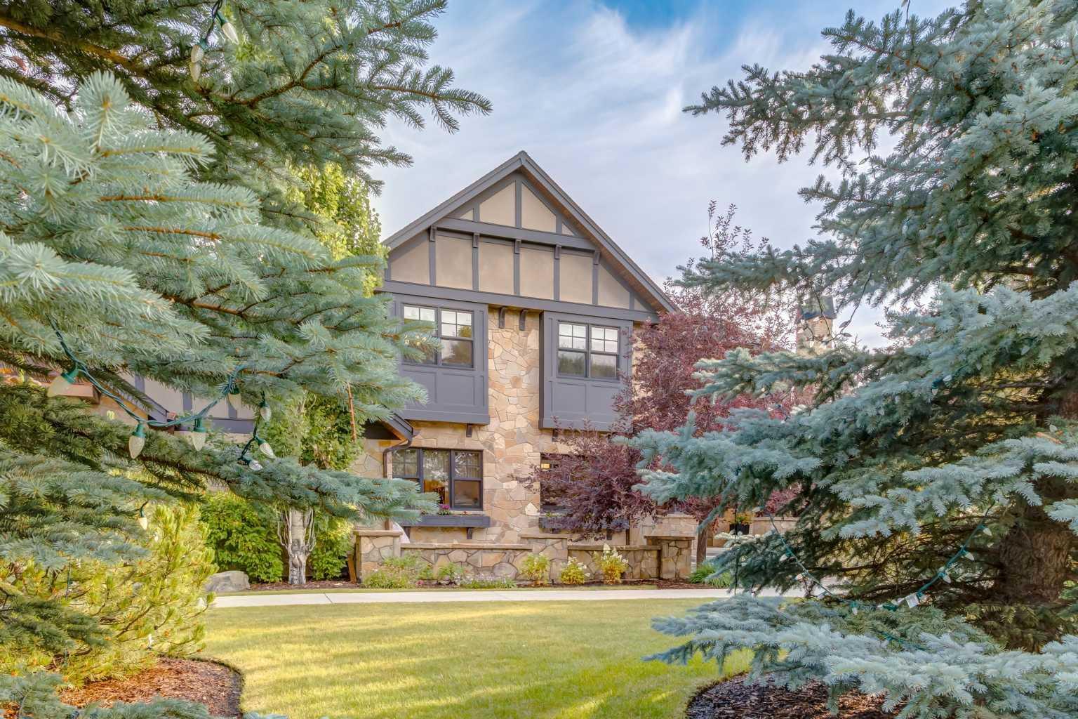 RURAL ROCKY VIEW COUNTY, Alberta, T3Z 3C9, CA, 6 Bedrooms Bedrooms, ,6 BathroomsBathrooms,Residential,For Sale,1895418
