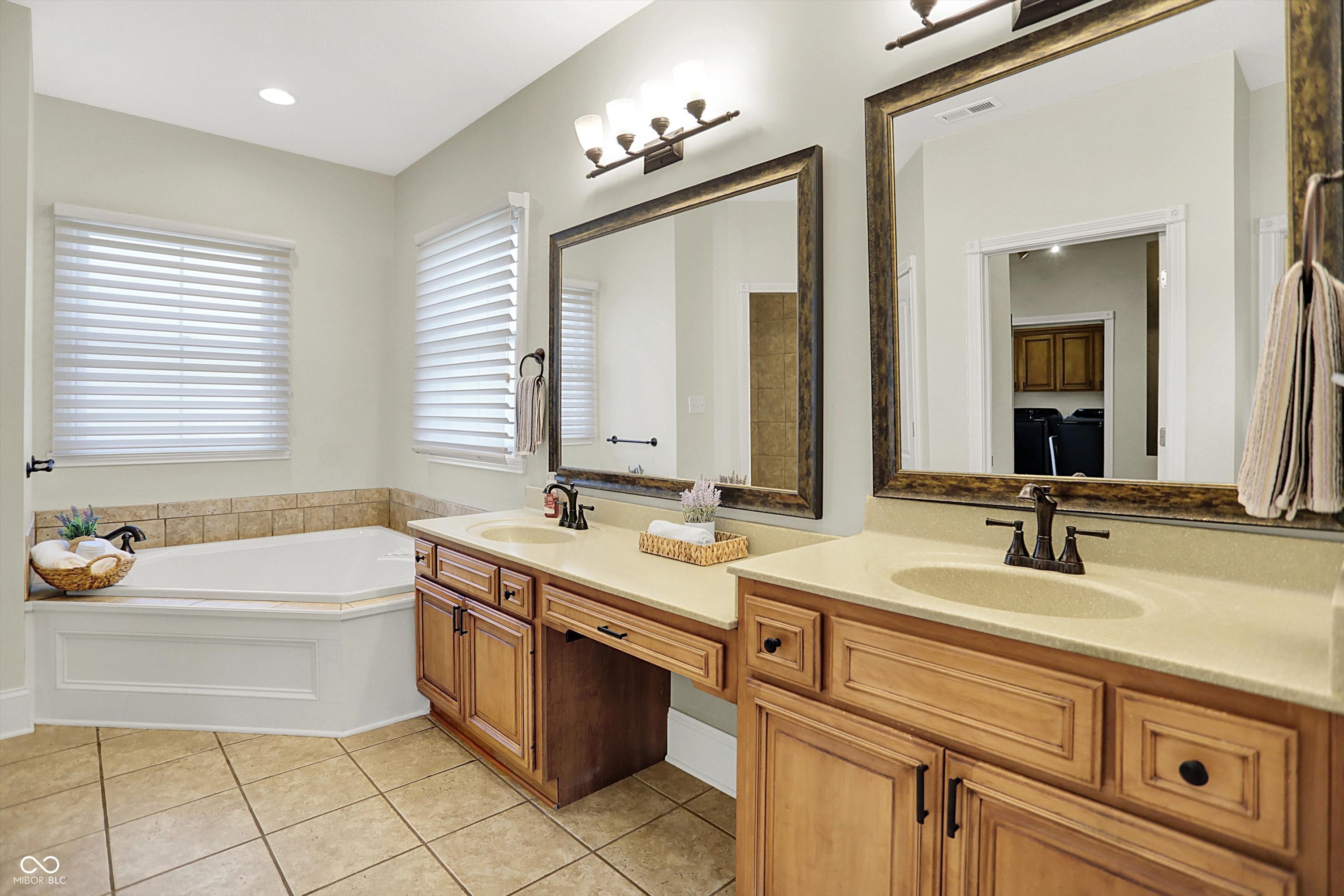 Zionsville, Indiana, 46077, United States, 4 Bedrooms Bedrooms, ,4 BathroomsBathrooms,Residential,For Sale,1930586