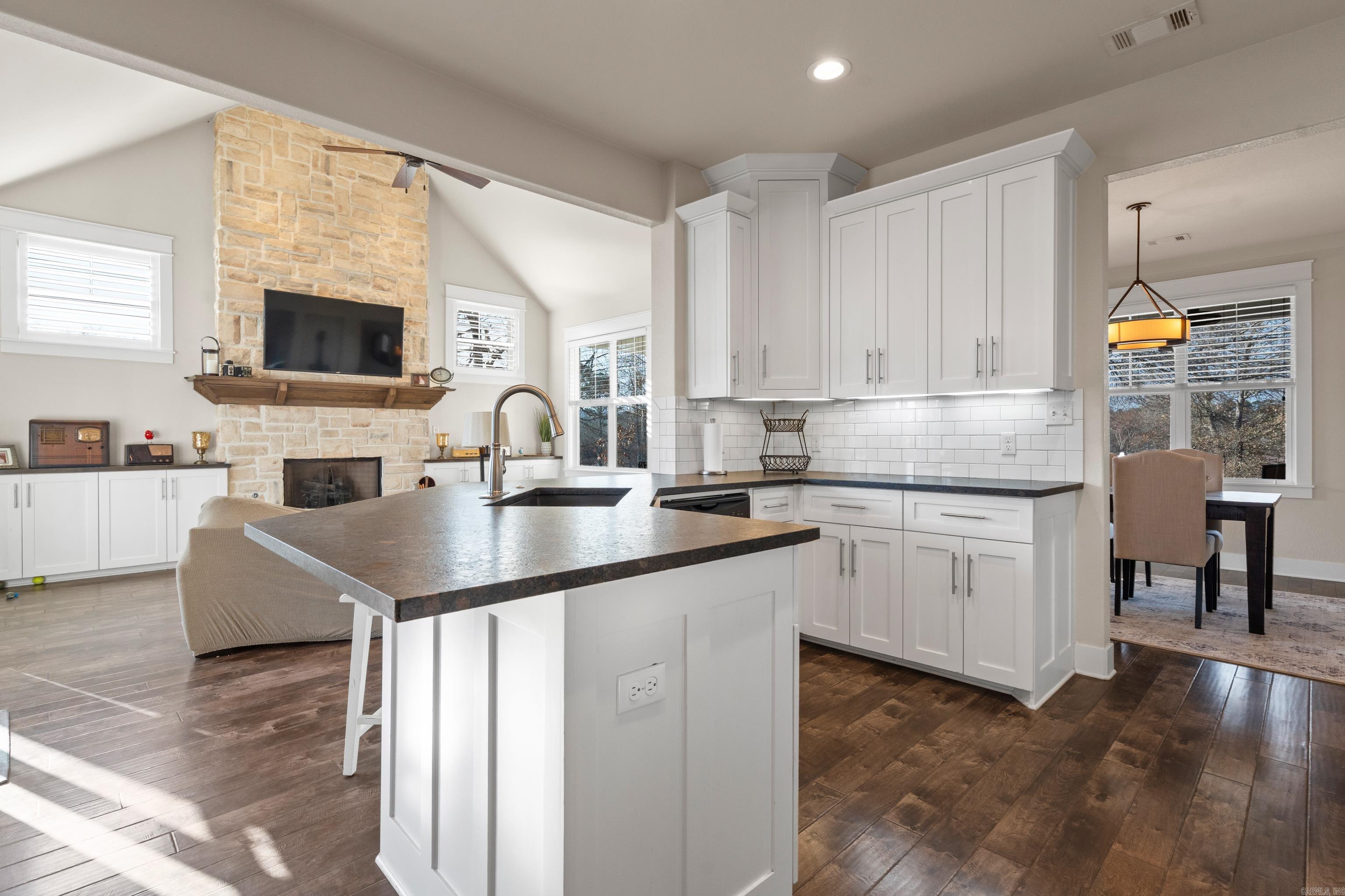 Hot Springs, Arkansas, 71913, United States, 4 Bedrooms Bedrooms, ,4 BathroomsBathrooms,Residential,For Sale,2019314