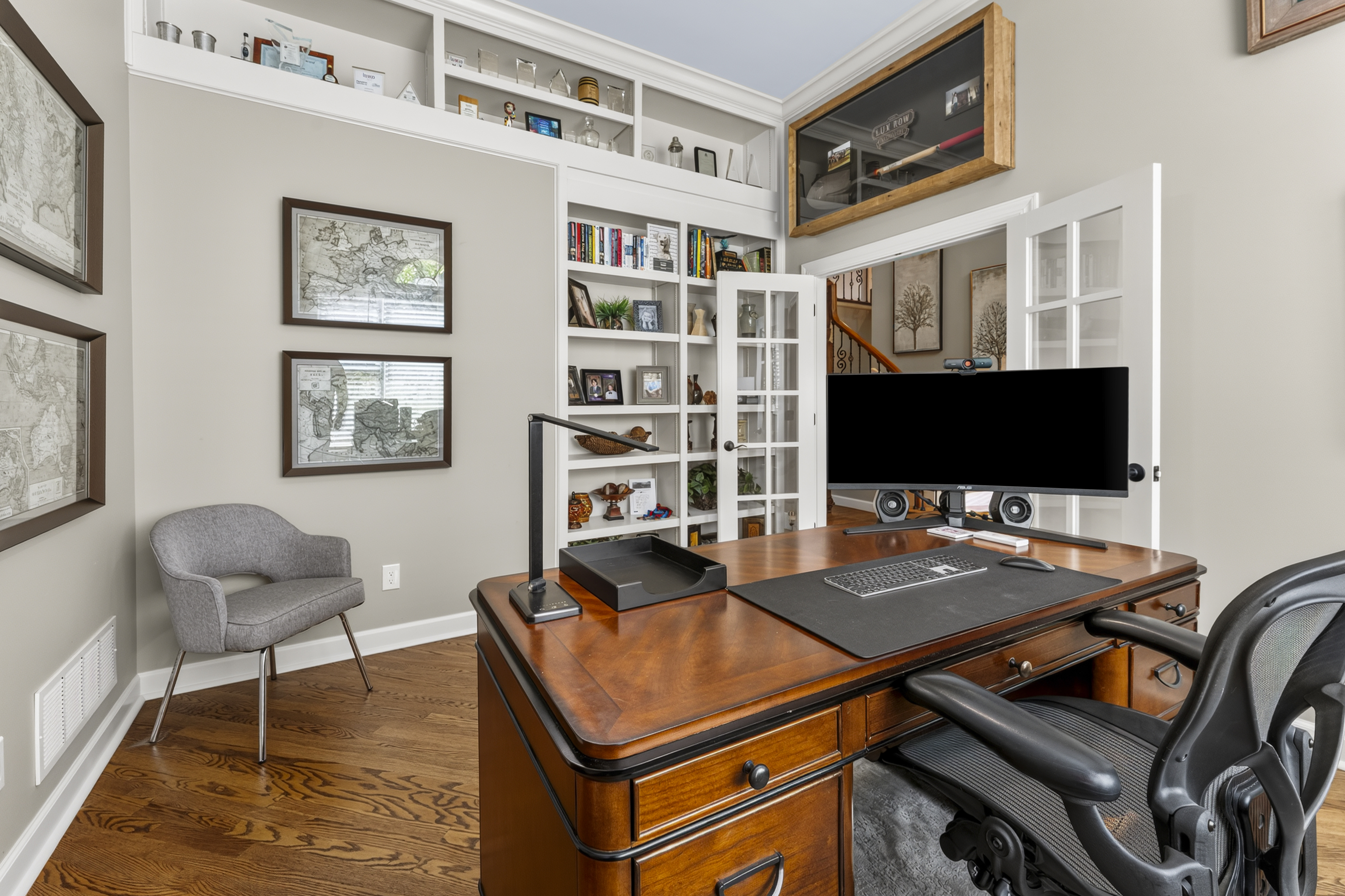  Exquisitely Renovated Home in the heart of Town & Country - 物件實景