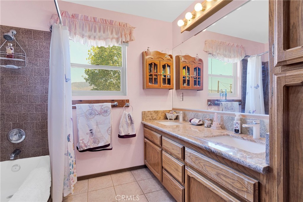 Lucerne Valley, California, 92356, United States, 6 Bedrooms Bedrooms, ,5 BathroomsBathrooms,Residential,For Sale,1986266