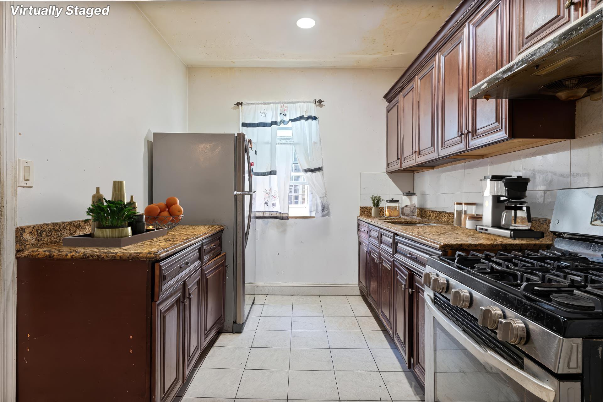 Corona, New York, 11368, United States, 10 Bedrooms Bedrooms, ,3 BathroomsBathrooms,Residential,For Sale,1976119