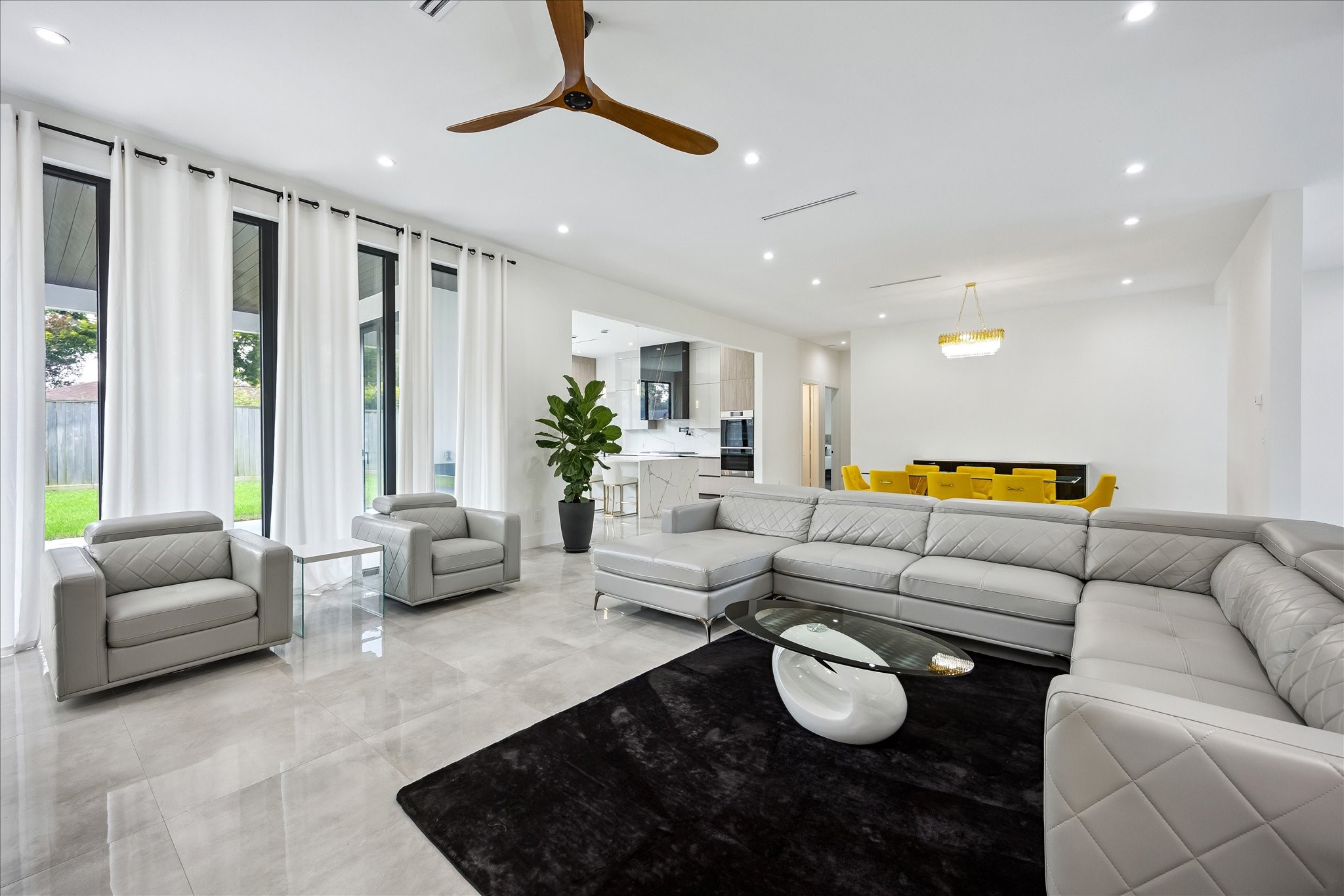  9909 Larston Street - 物件實景