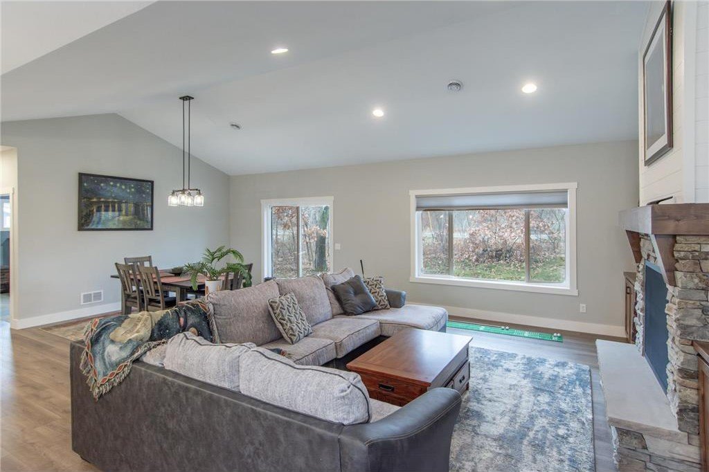 East Gull Lake, Minnesota, 56401, United States, 3 Bedrooms Bedrooms, ,1 BathroomBathrooms,Residential,For Sale,1928122