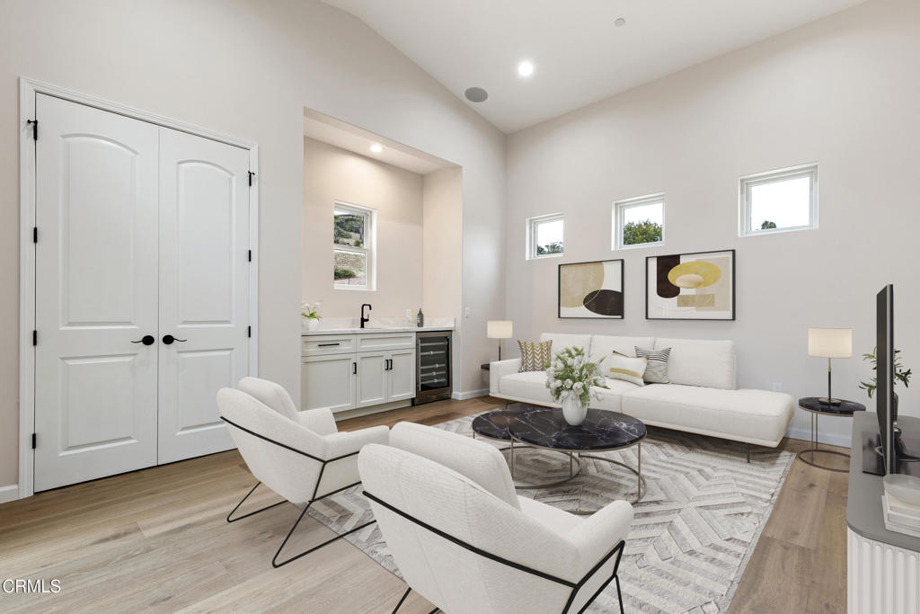 Ventura, California, 93003, United States, 4 Bedrooms Bedrooms, ,4 BathroomsBathrooms,Residential,For Sale,1912108