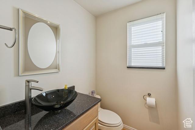 Layton, Utah, 84040, United States, 5 Bedrooms Bedrooms, ,4 BathroomsBathrooms,Residential,For Sale,1992771