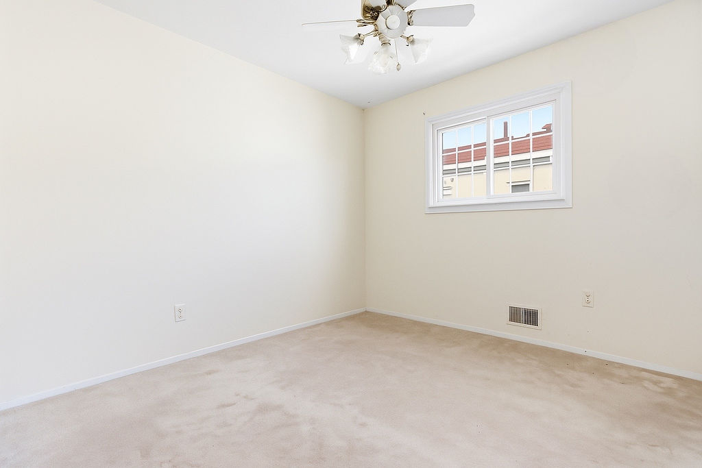 Howard Beach, New York, 11414, United States, 4 Bedrooms Bedrooms, ,3 BathroomsBathrooms,Residential,For Sale,1992466