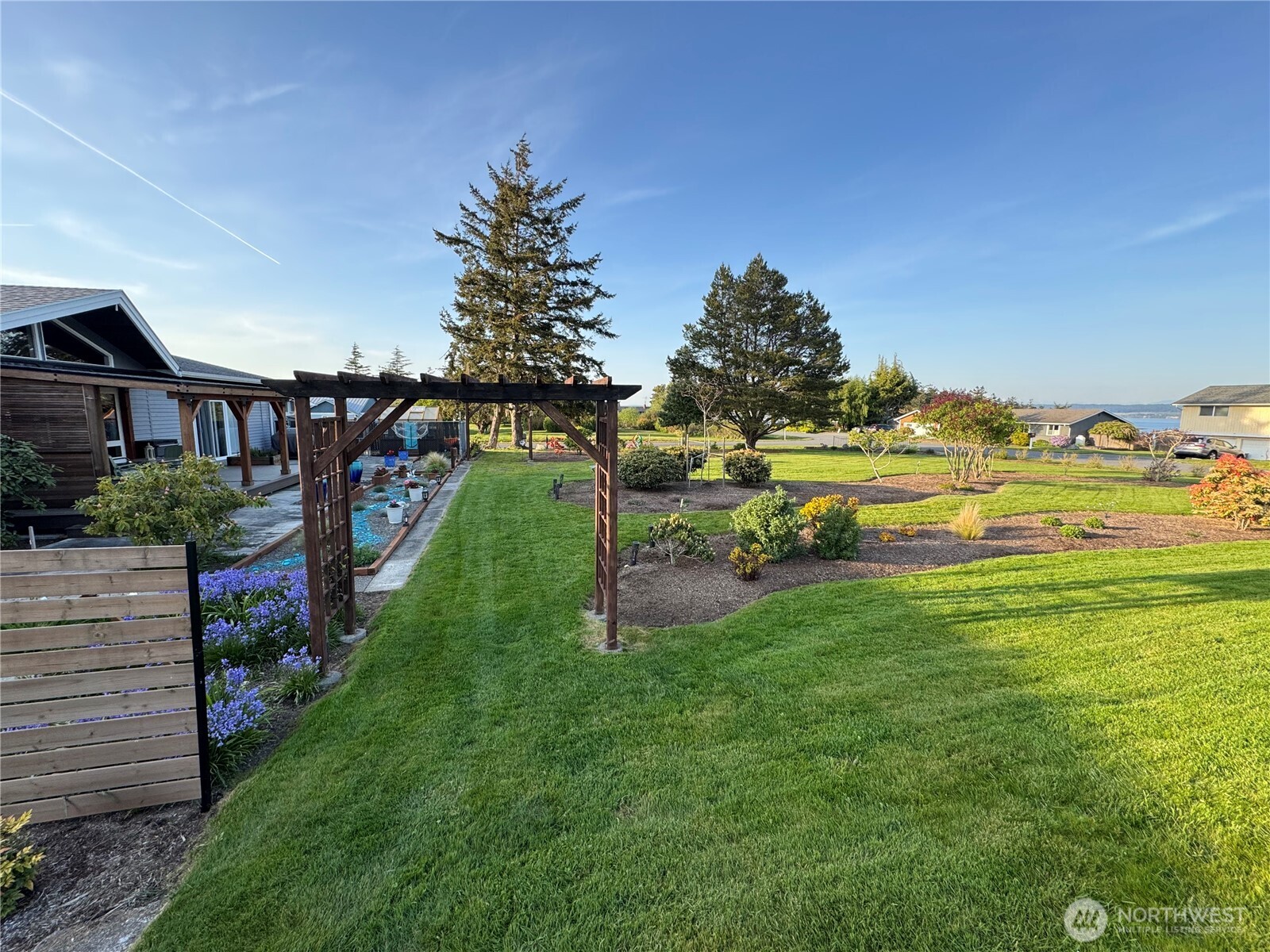 Oak Harbor, Washington, 98277, United States, 3 Bedrooms Bedrooms, ,1 BathroomBathrooms,Residential,For Sale,1897751