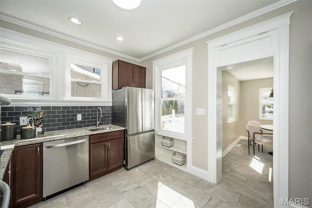 St Louis, Missouri, 63105, United States, 4 Bedrooms Bedrooms, ,4 BathroomsBathrooms,Residential,For Sale,1901233