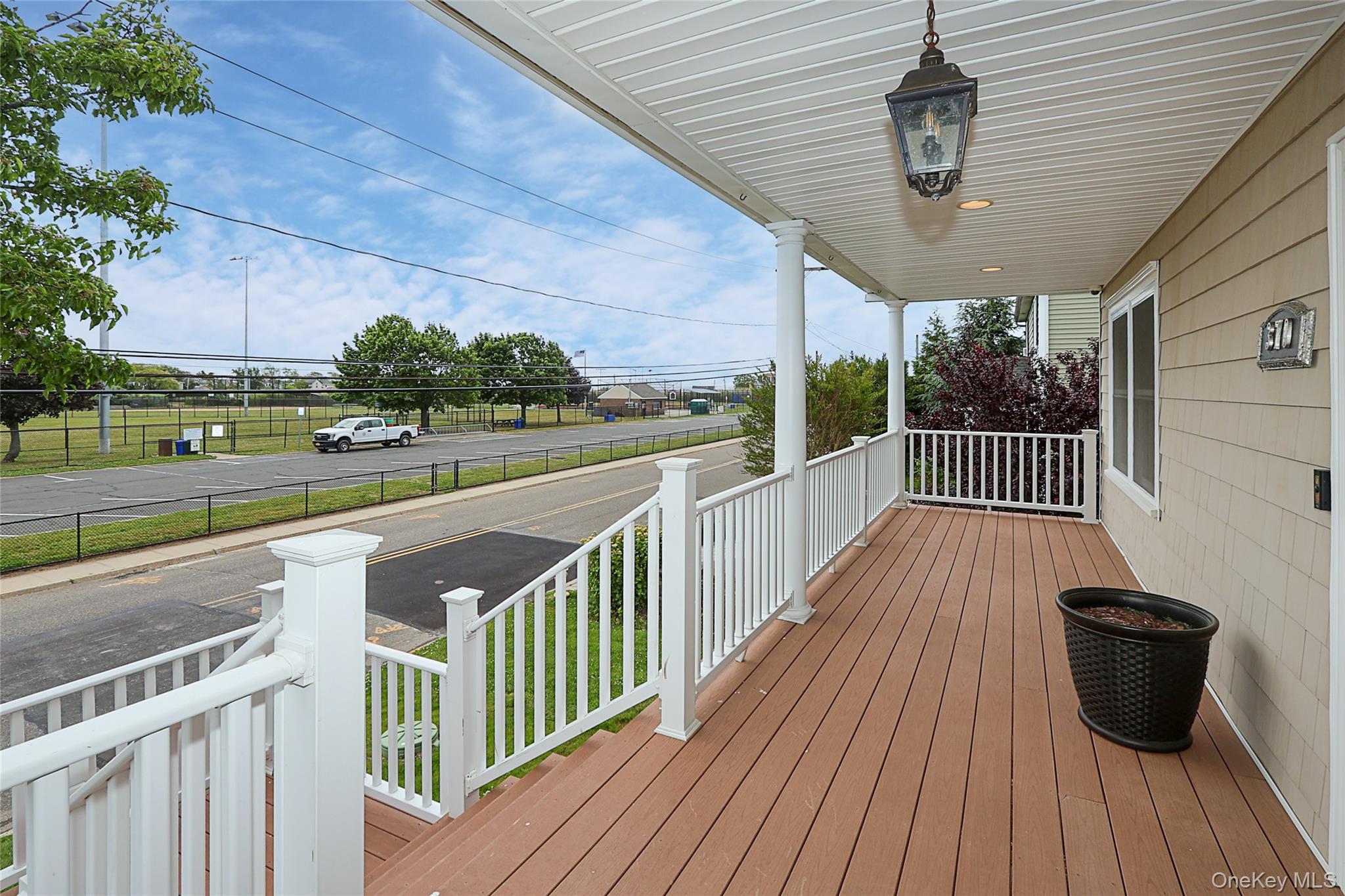  370 Rider Avenue, Patchogue, NY, 11772 - 物件實景