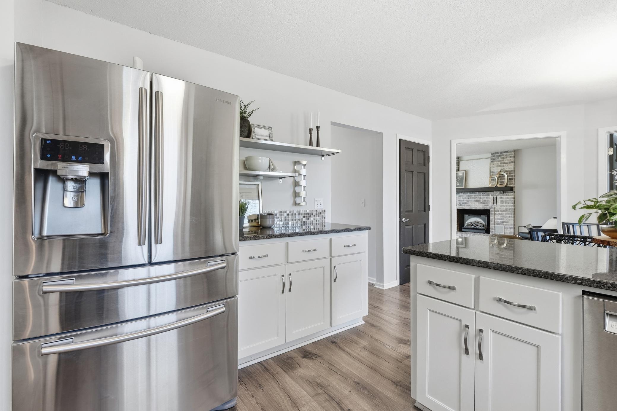 Woodbury, Minnesota, 55125, United States, 4 Bedrooms Bedrooms, ,2 BathroomsBathrooms,Residential,For Sale,1991775