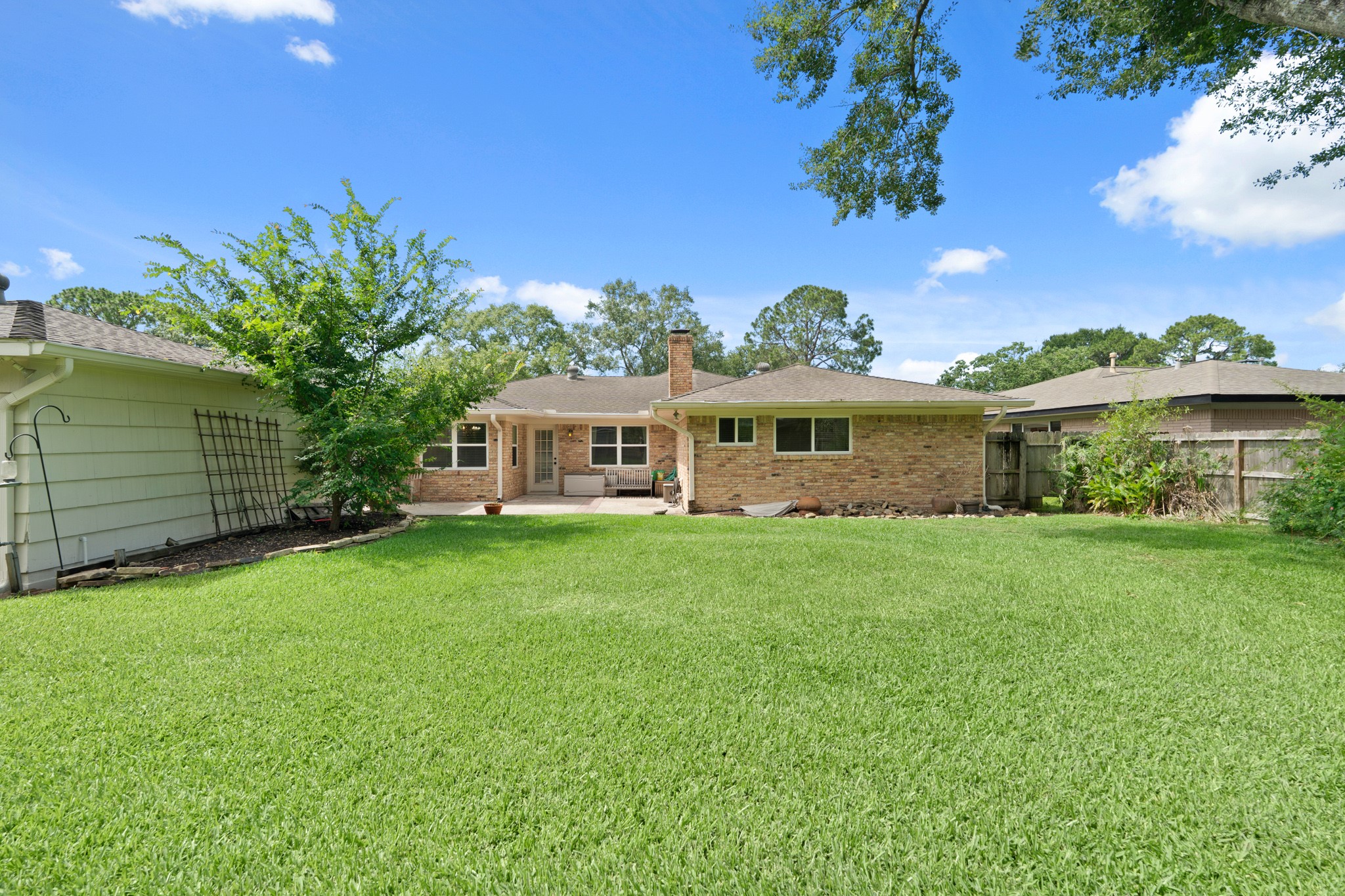 Houston, Texas, 77096, United States, 3 Bedrooms Bedrooms, ,2 BathroomsBathrooms,Residential,For Sale,1998285