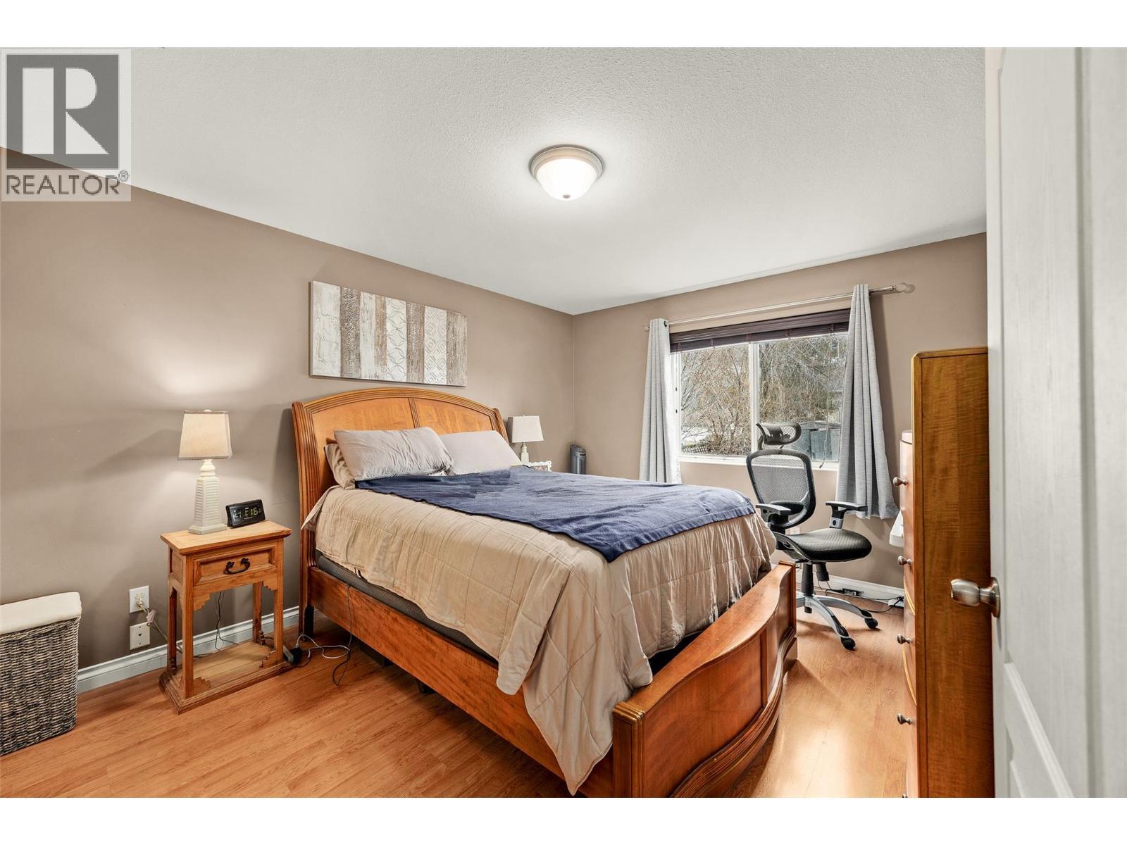 KELOWNA, British Columbia, V1V 1S9, CA, 4 Bedrooms Bedrooms, ,3 BathroomsBathrooms,Residential,For Sale,1895438