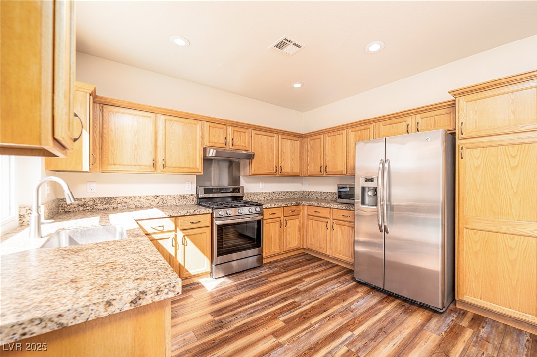 Las Vegas, Nevada, 89129, United States, 4 Bedrooms Bedrooms, ,3 BathroomsBathrooms,Residential,For Sale,1958001