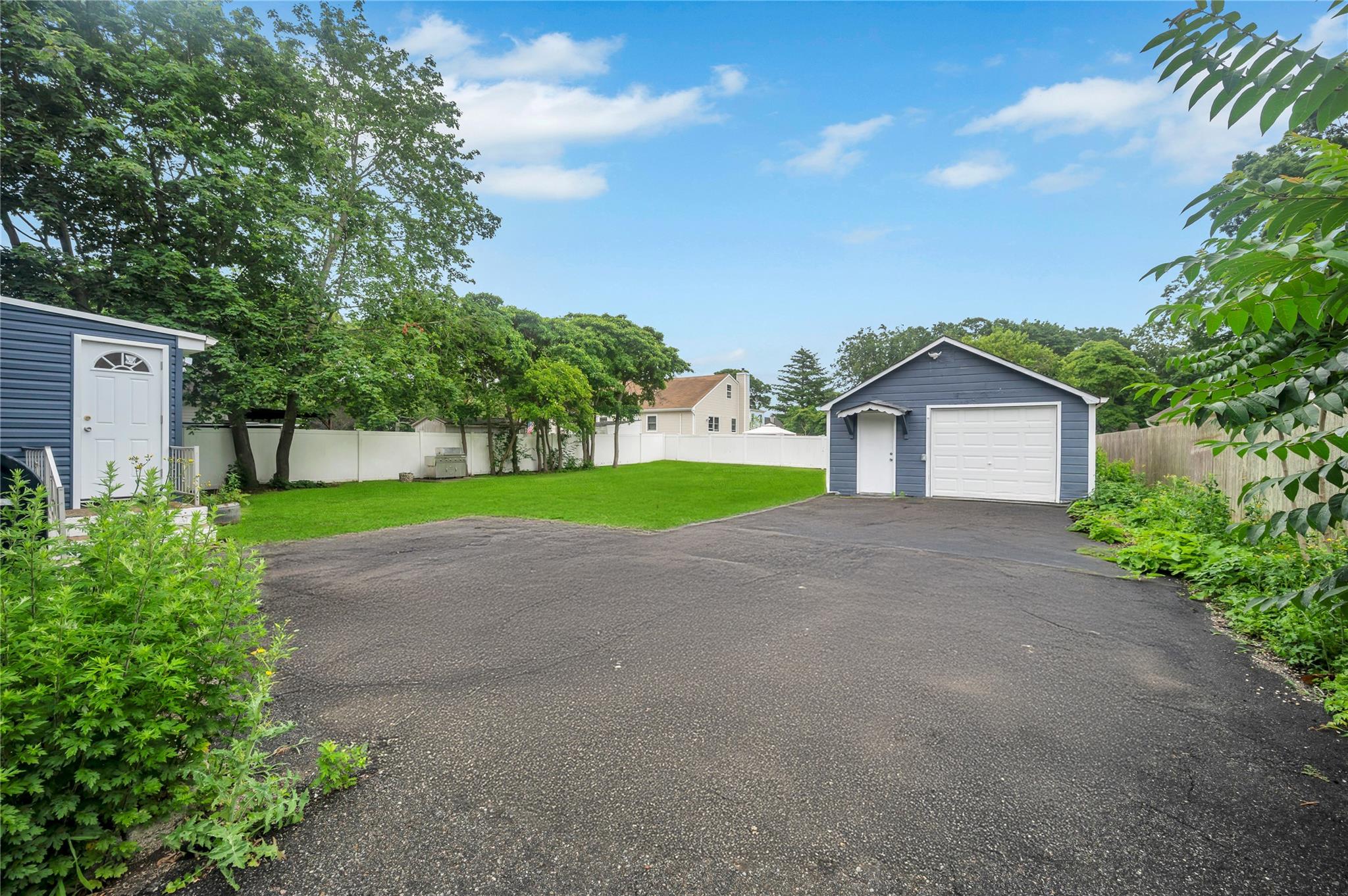 Shirley, New York, 11967, United States, 5 Bedrooms Bedrooms, ,2 BathroomsBathrooms,Residential,For Sale,1965339