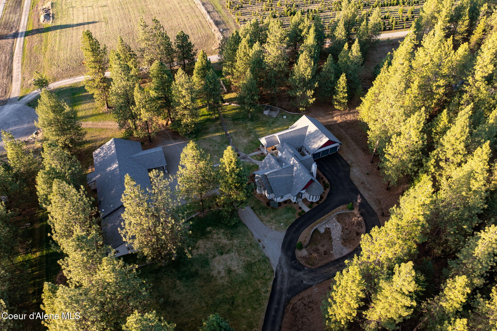 Newman Lake, Washington, 99025, United States, 6 Bedrooms Bedrooms, ,5 BathroomsBathrooms,Residential,For Sale,1798290