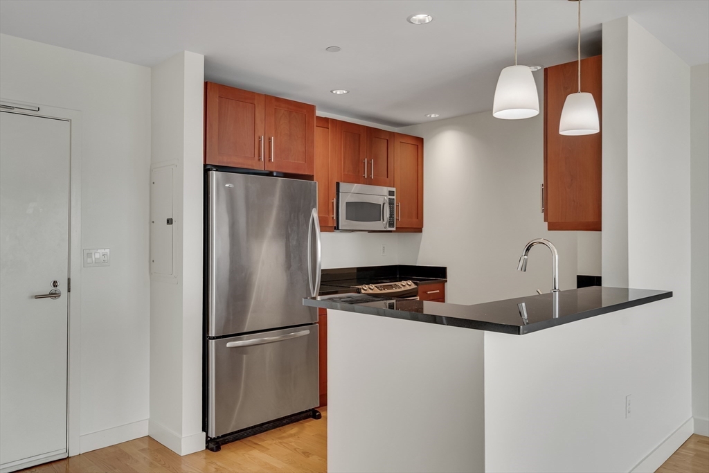 Medford, Massachusetts, 02155, United States, 2 Bedrooms Bedrooms, ,2 BathroomsBathrooms,Residential,For Sale,1940051