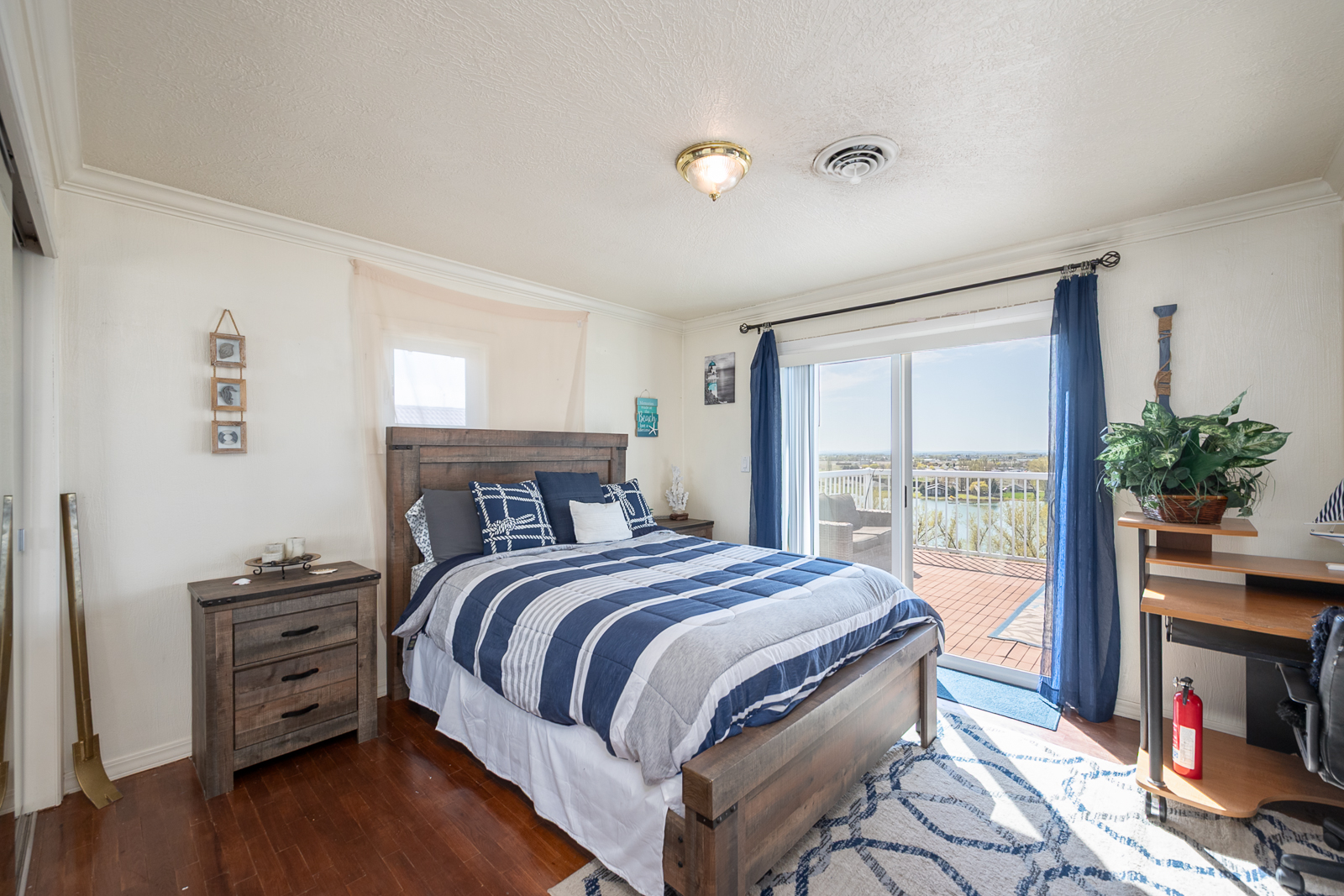 Moses Lake, Washington, 98837, United States, 3 Bedrooms Bedrooms, ,Residential,For Sale,1938109