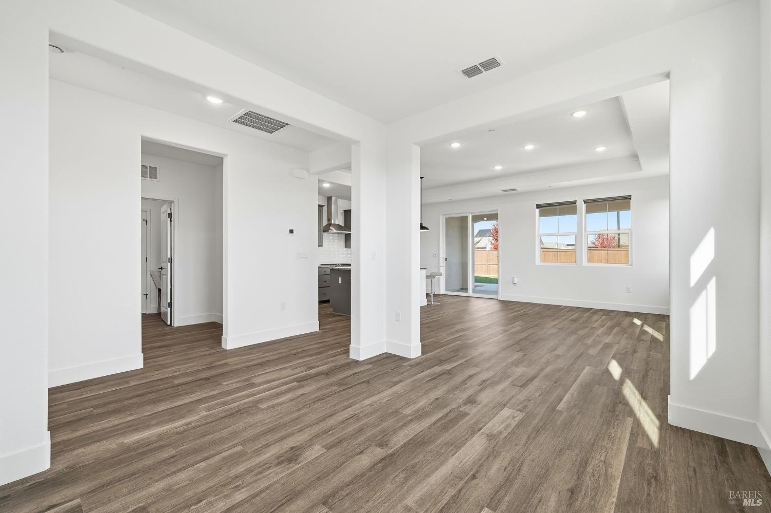 Dixon, California, 95620, United States, 2 Bedrooms Bedrooms, ,2 BathroomsBathrooms,Residential,For Sale,2005407