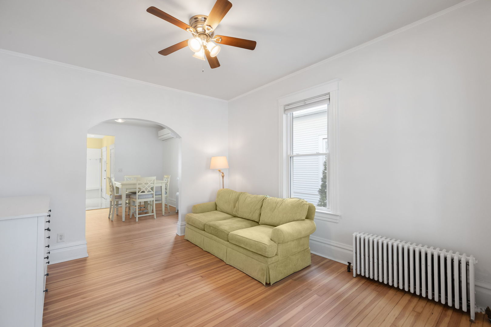 Lake Forest, Illinois, 60045, United States, 3 Bedrooms Bedrooms, ,2 BathroomsBathrooms,Residential,For Sale,1992856