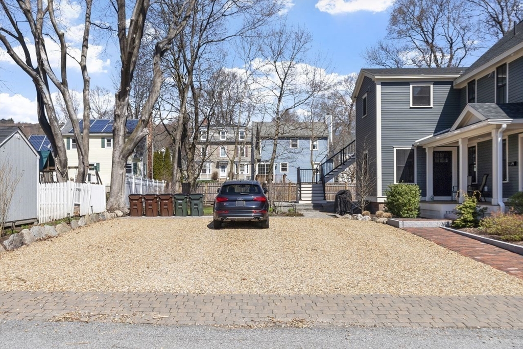Amesbury, Massachusetts, 01913, United States, 2 Bedrooms Bedrooms, ,2 BathroomsBathrooms,Residential,For Sale,2049079
