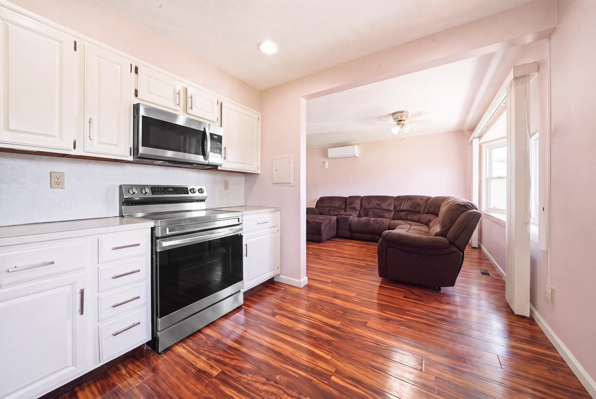  37 Gun Lane, Levittown, NY, 11756 - 物件實景